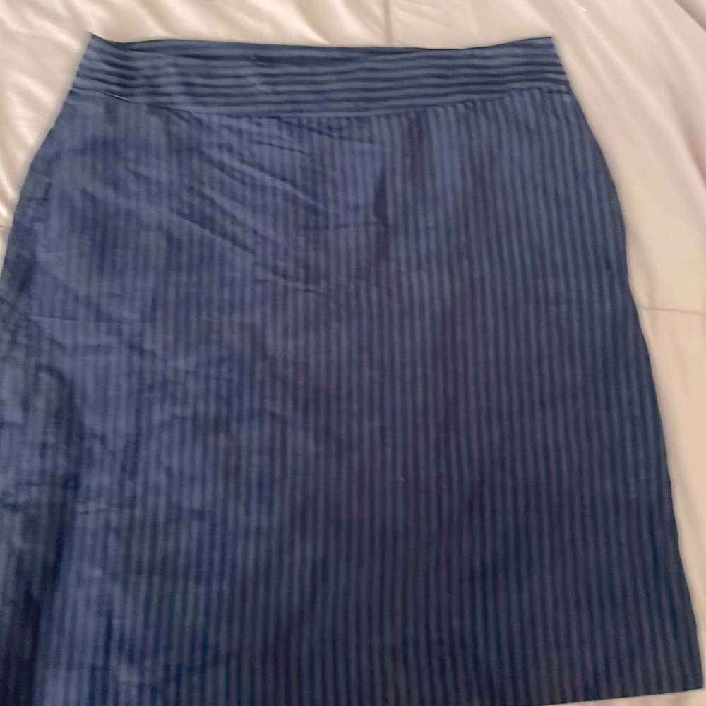 DKNY cotton/linen navy blue skirt size 8